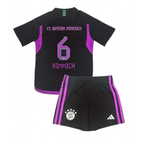 Bayern Munich Joshua Kimmich #6 Koszulka Wyjazdowych Dziecięca 2023-24 Krótki Rękaw (+ Krótkie spodenki)